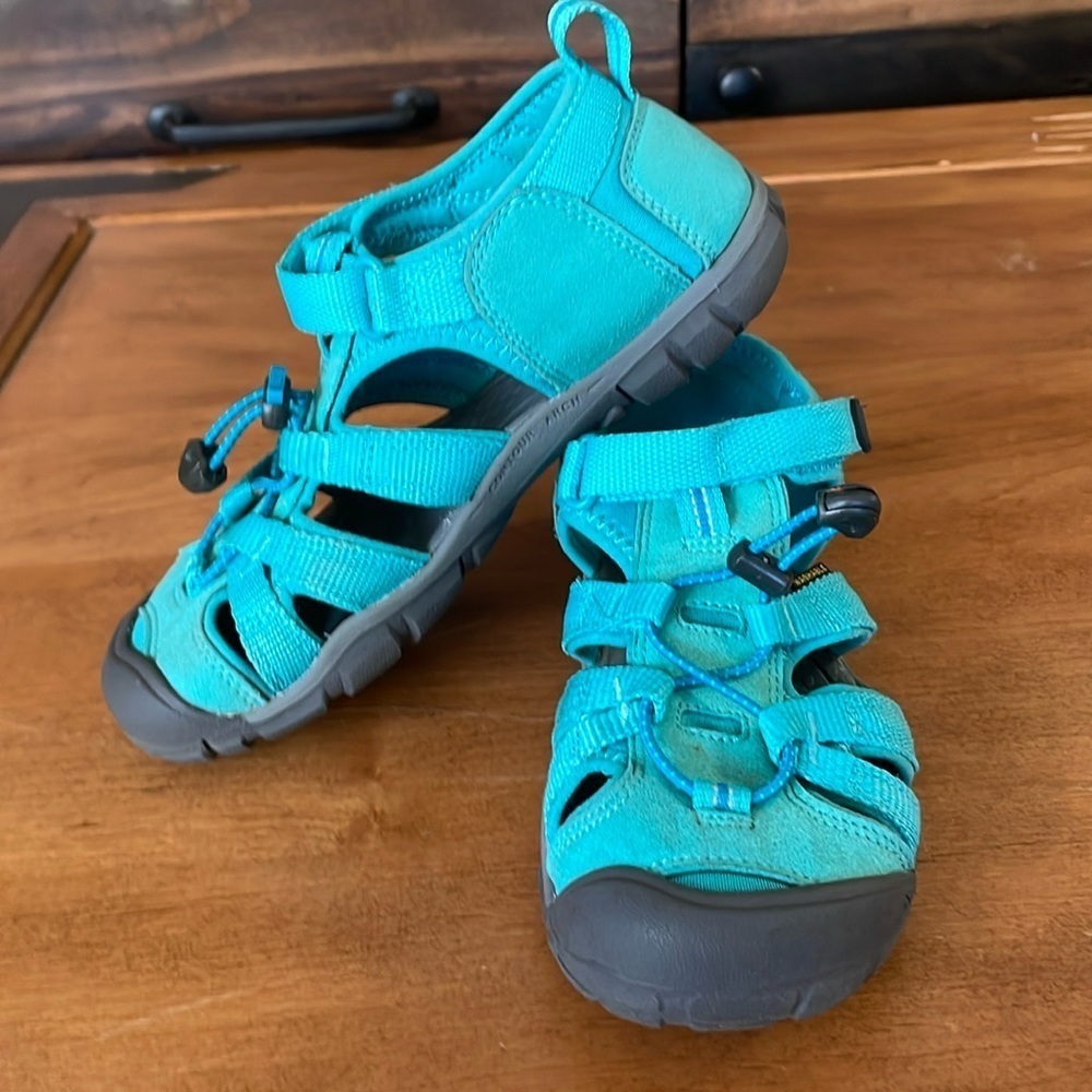 KEEN Water Sandals Size 3